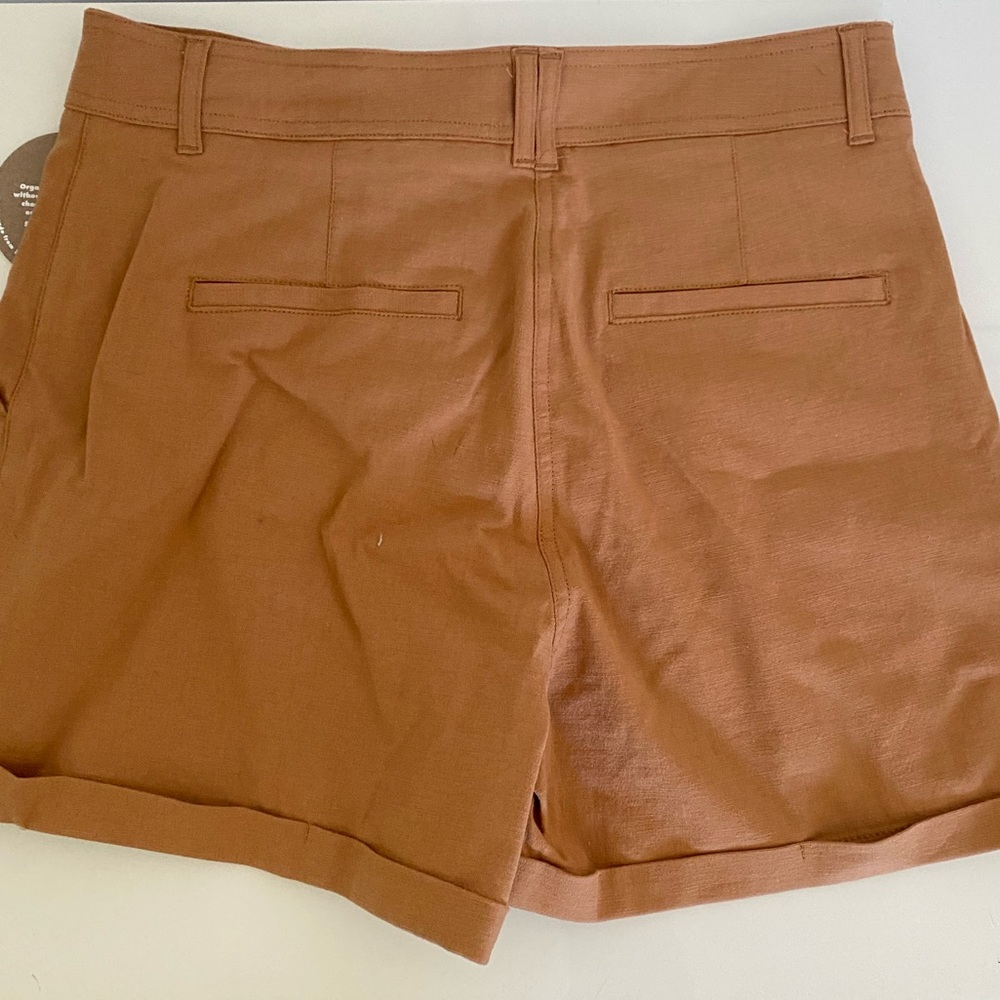 Brown shorts - Picture 2 of 3